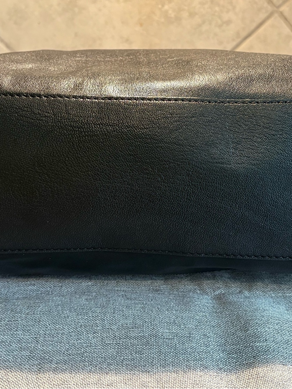 Michael Kors Black Leather Shoulder Bag with Gold Hardware - Picture 4 of 12